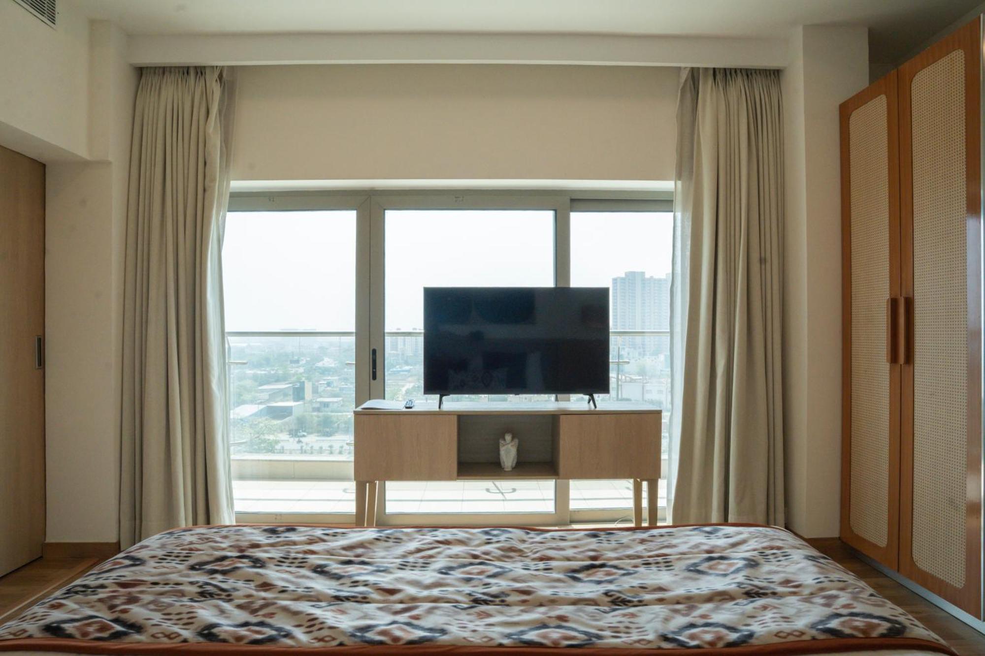 Ar Suites Klj Square Gurgaon Exterior photo