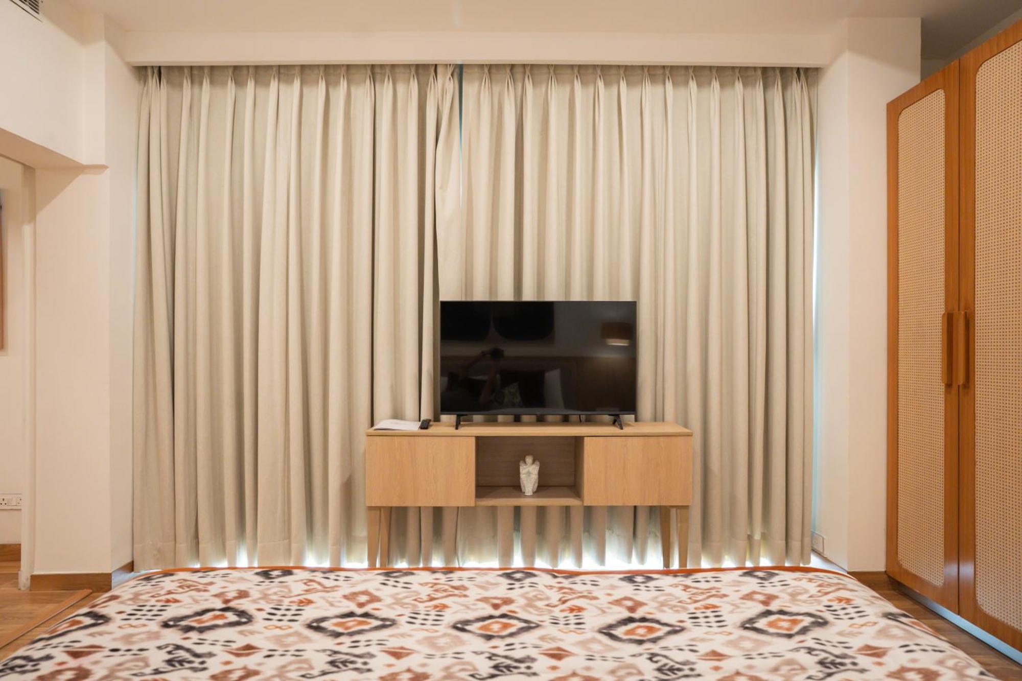 Ar Suites Klj Square Gurgaon Exterior photo