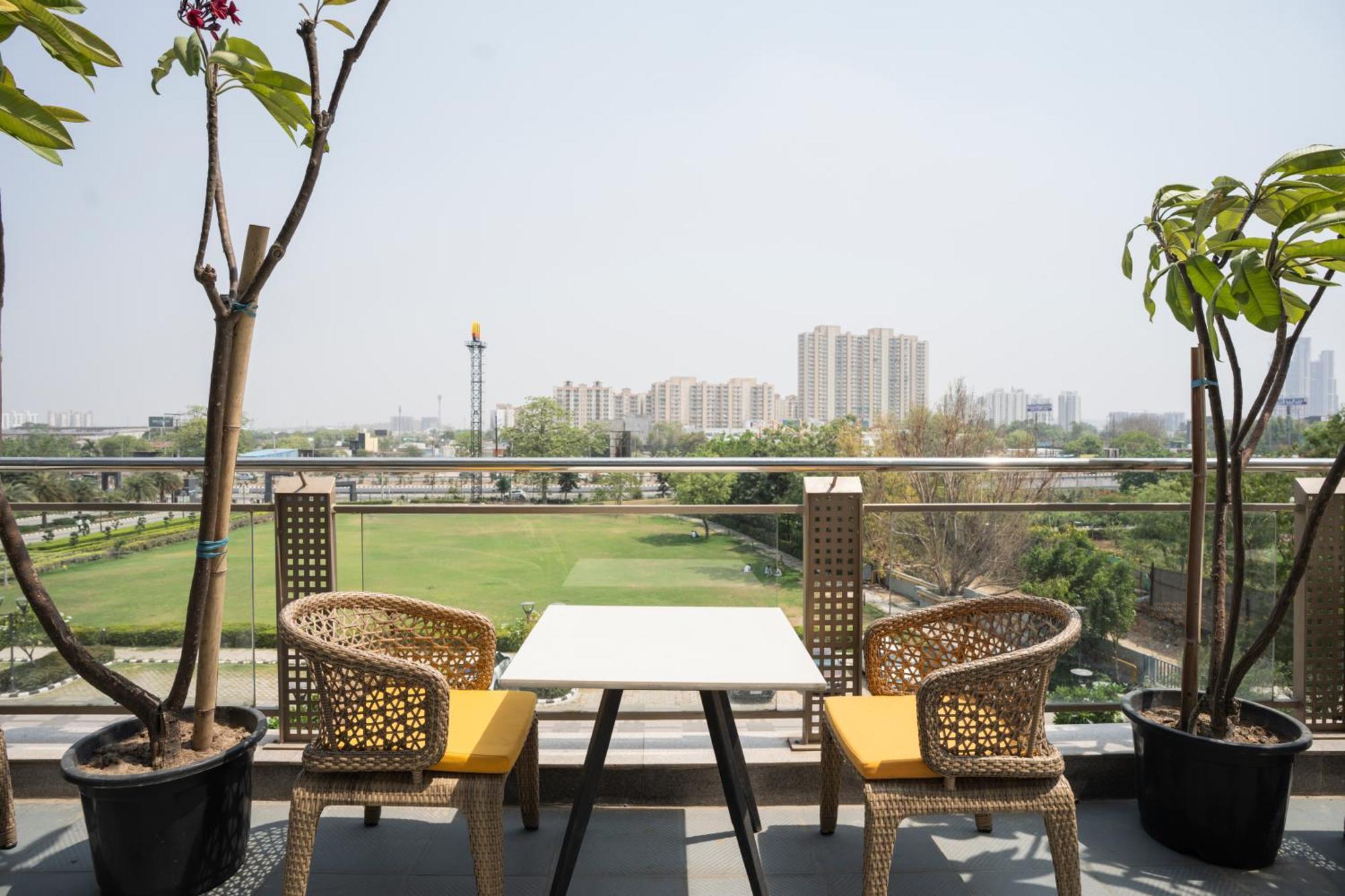 Ar Suites Klj Square Gurgaon Exterior photo