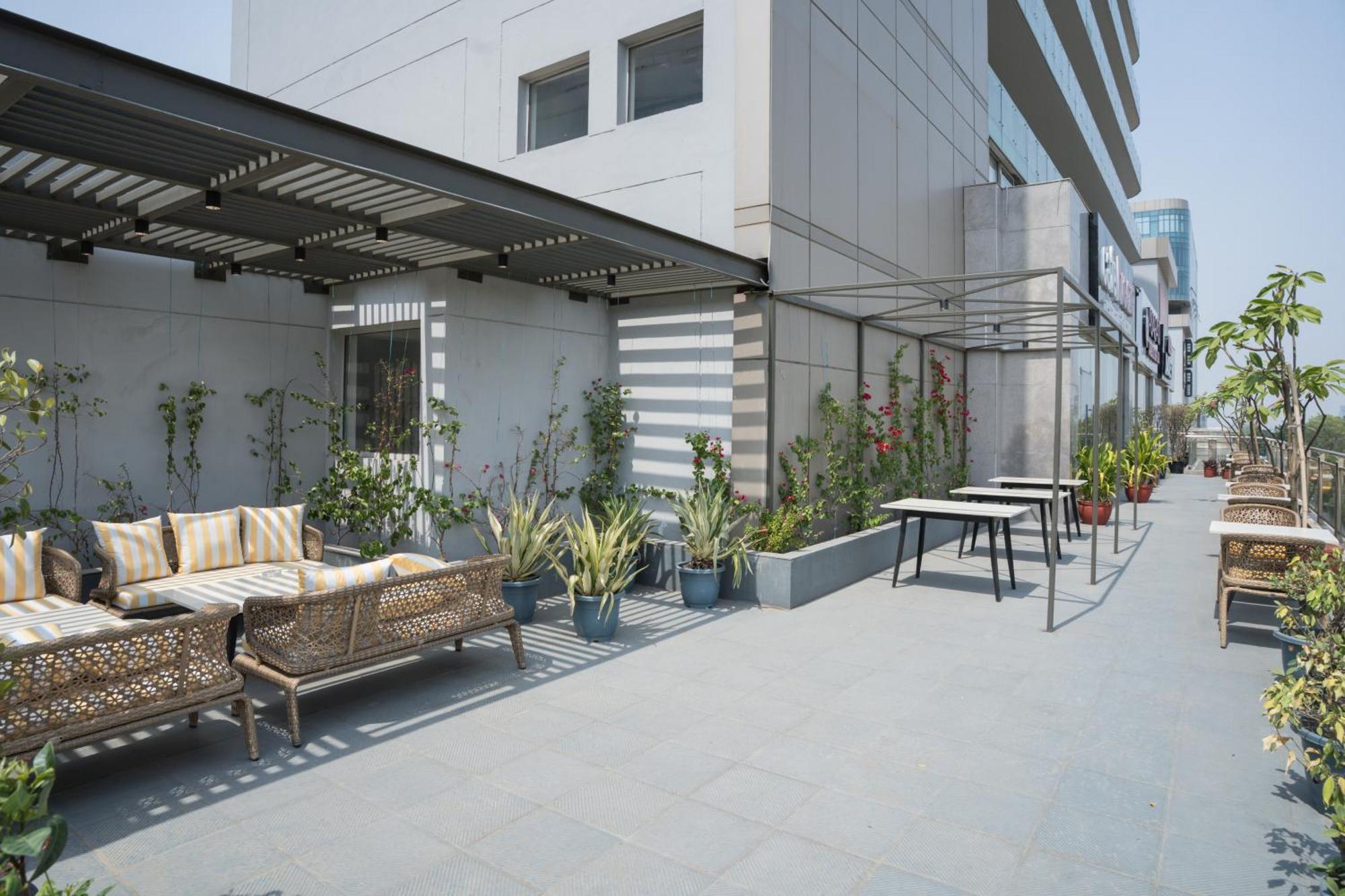 Ar Suites Klj Square Gurgaon Exterior photo